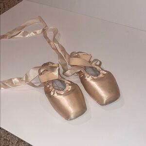 BLOCH Satin Ballet Pointe Shoes